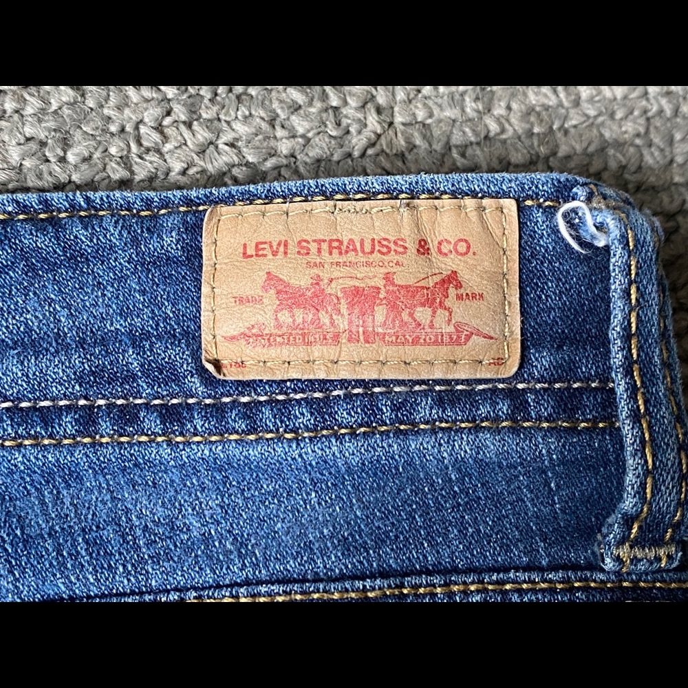 Levis Jeans - Picture 6 of 6